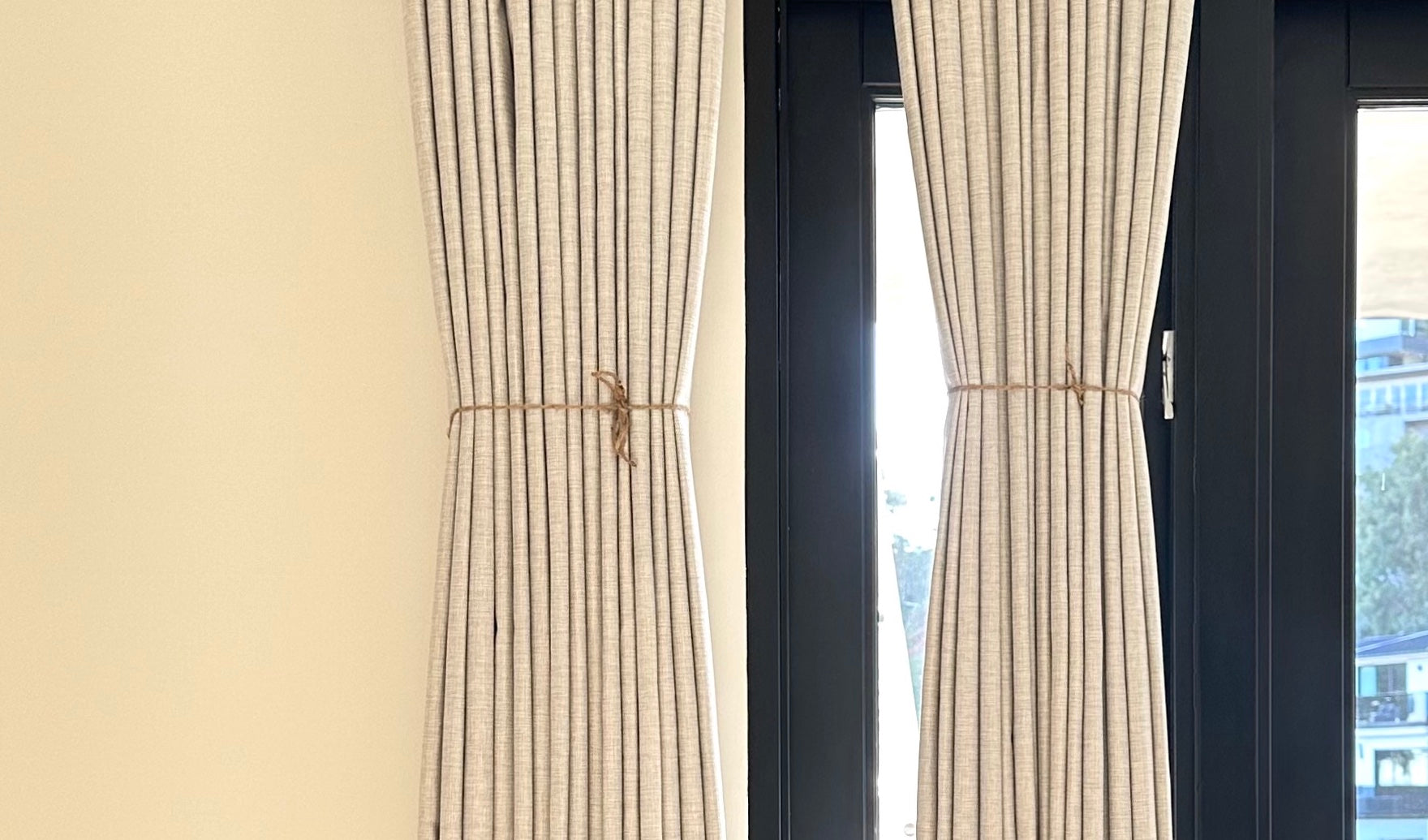 How to Get Curtains to Have Even Ripples and Hang Straight(How to Trai ...
